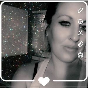 Meet your Posher, Crystal